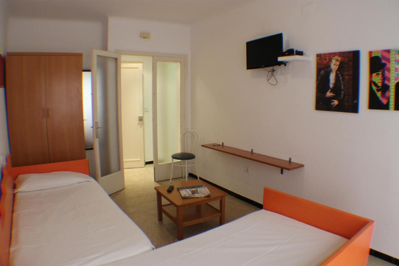 Agi Sant Antoni Roses Exterior photo